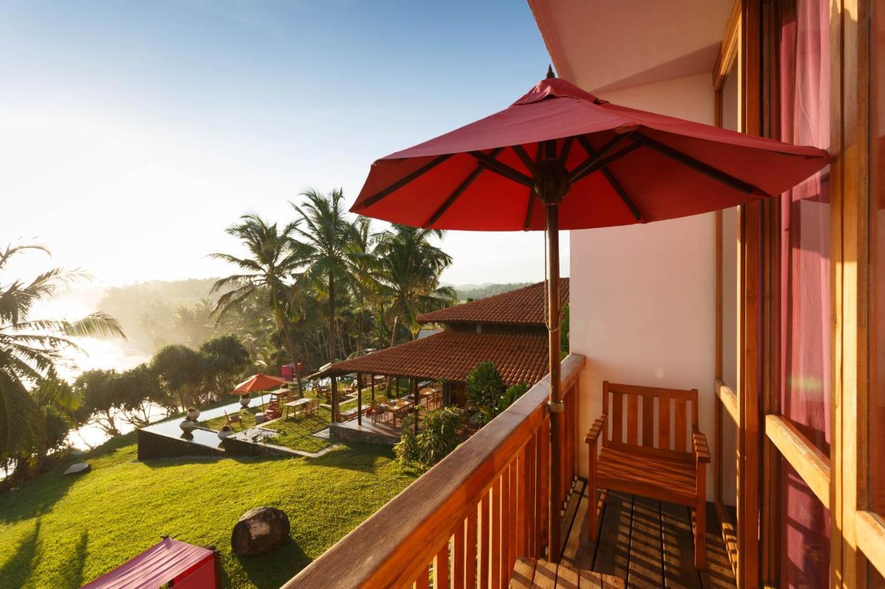 Utmt - Underneath The Mango Tree Spa & Beach Resort Диквелла Экстерьер фото